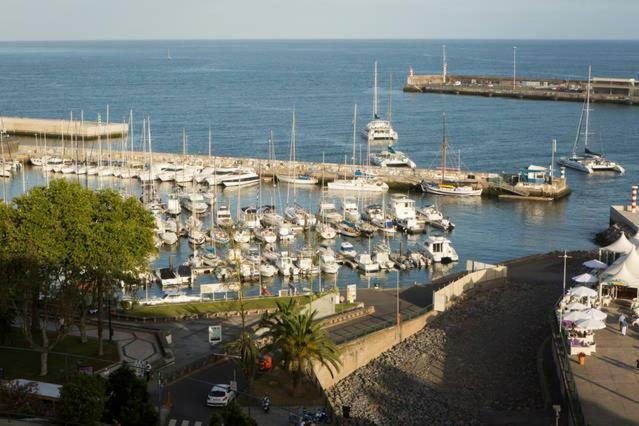 Apartment W Stunning View - Marina - Free Parking & Ac 푼샬 외부 사진